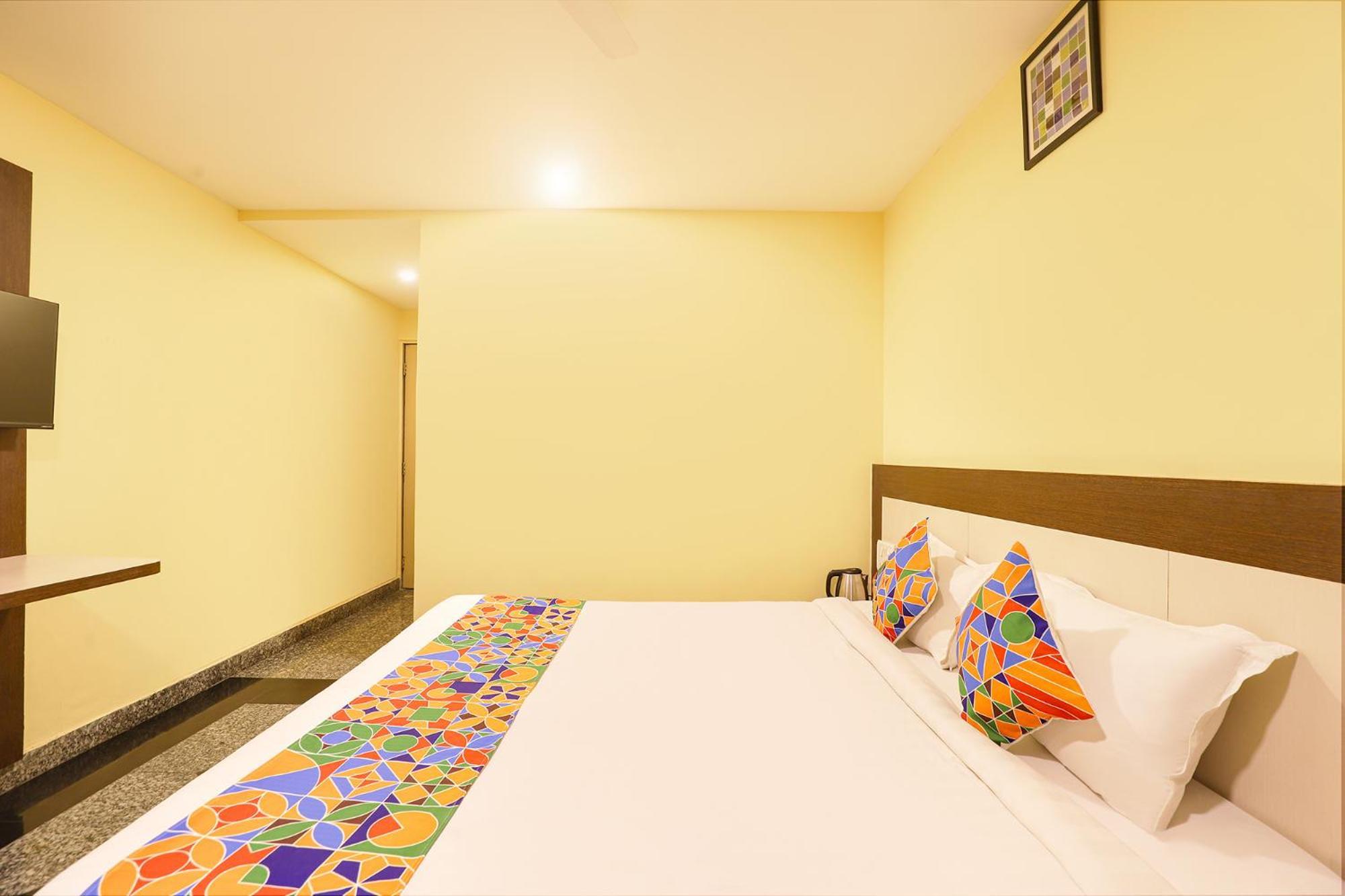 Fabhotel Chamiers Park - Nandanam Ченай Екстериор снимка