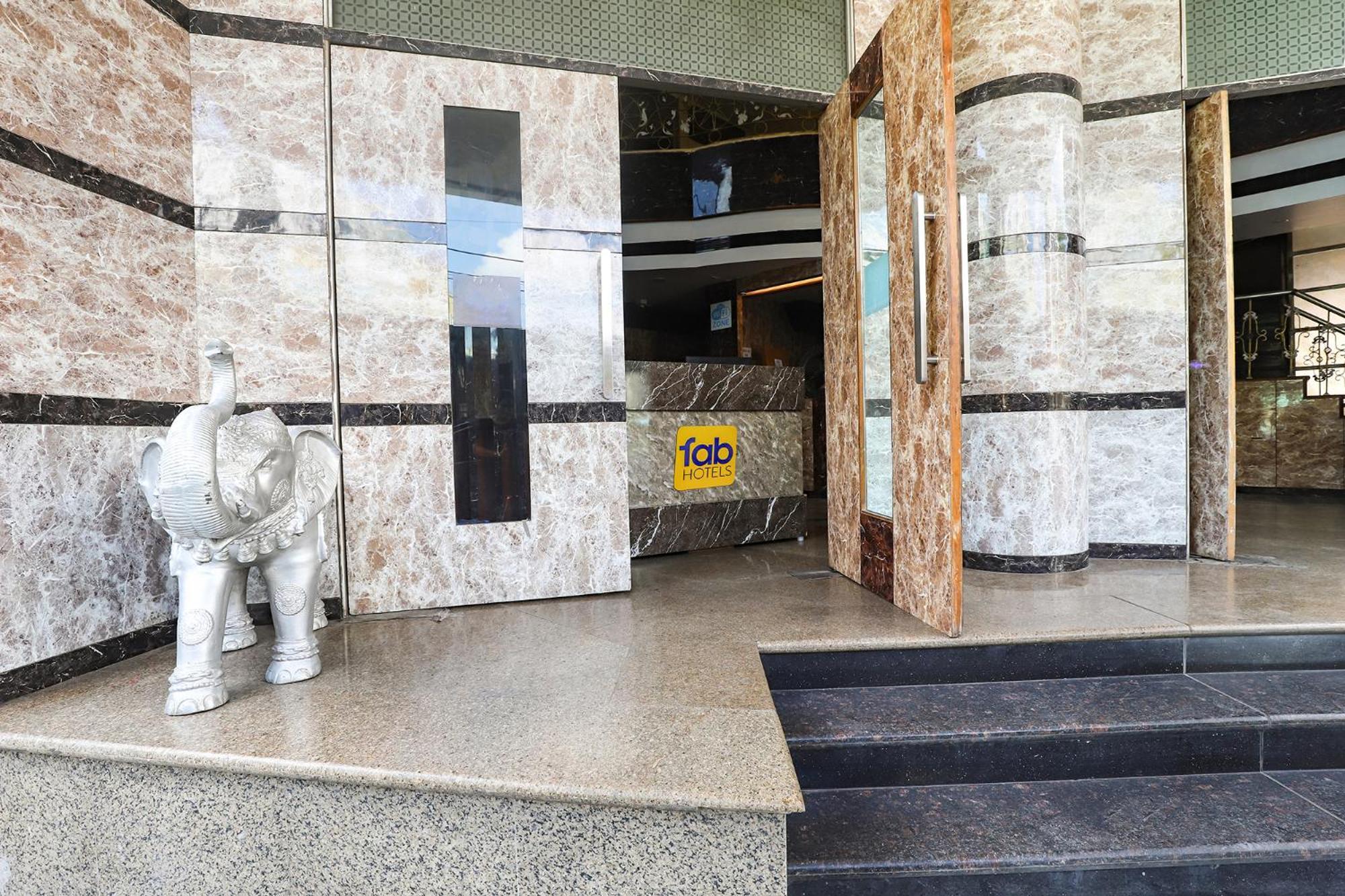 Fabhotel Chamiers Park - Nandanam Ченай Екстериор снимка